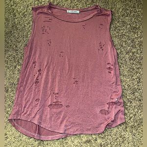 It Closet Loose Ripped Tank Top